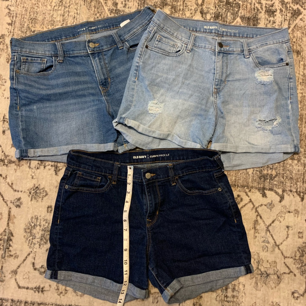 Old Navy curvy profile mid rise shorts size 10